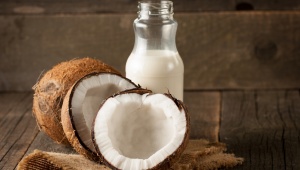 Zimní hydratační šampón z kokosového mléka