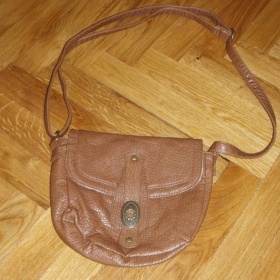 Hnědá crossbody taška Bershka - foto č. 1