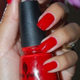 Lak na nehty China Glaze Scarlet, červená barva - foto č. 1