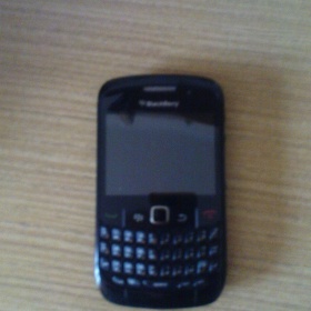 Mobilní telefon BlackBerry 8520  černý - foto č. 1