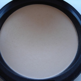 MAC Blot Powder, odstín medium