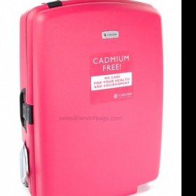 Růžový kufr na kolečkách do 2500Kč
