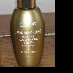 Iluminační sérum Time Reversing od Oriflame