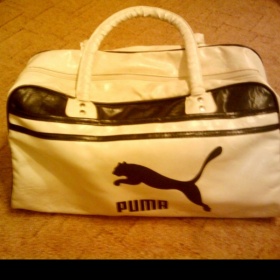 Obří kabelka od  Puma - bílé barvy s černým proužkem - foto č. 1