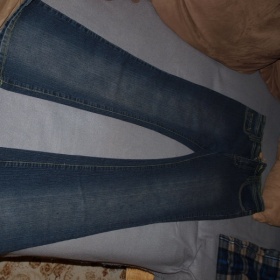 Tmavě modré džíny