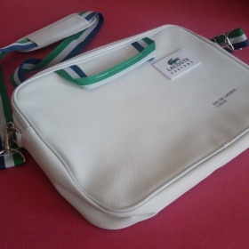 Bílá crossbody taška Lacoste