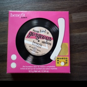 Benefit Krémový make - up Some Kind - a Gorgeous