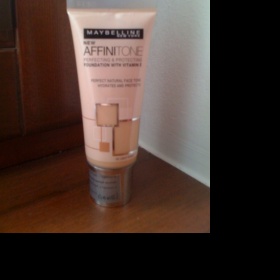 Make up od Maybelline Affinitone - odstín Light Porcelain - foto č. 1