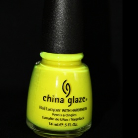 Lak na nehty China glaze poolside collection Yellow polka dot bikini