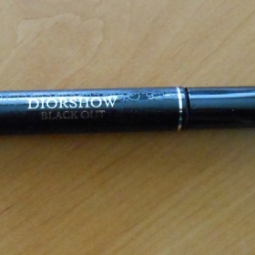 Černá řasenka Blackout Dior