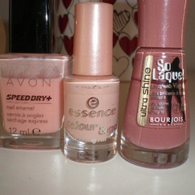 Sada tří nude laků (Bourjois, Avon, Essence)