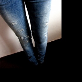 Úzké jeans Motivi