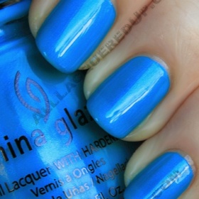 China glaze Pooolside collection Towel boy toy - foto č. 1