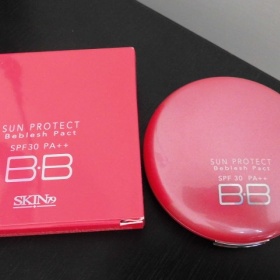 BB kompaktní pudr Hot pink SKIN79