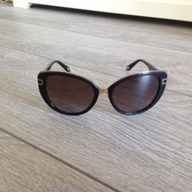 Sluneční brýle černozlaté Givenchy