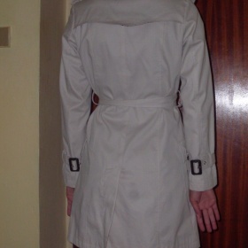 Béžový trench coat - foto č. 1