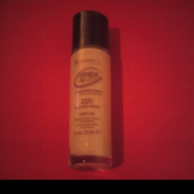 Make up Rimmel renew a lift