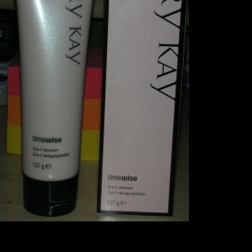 Mary Kay TimeWise Čisticí krém pro suchou až normální pleť - foto č. 1